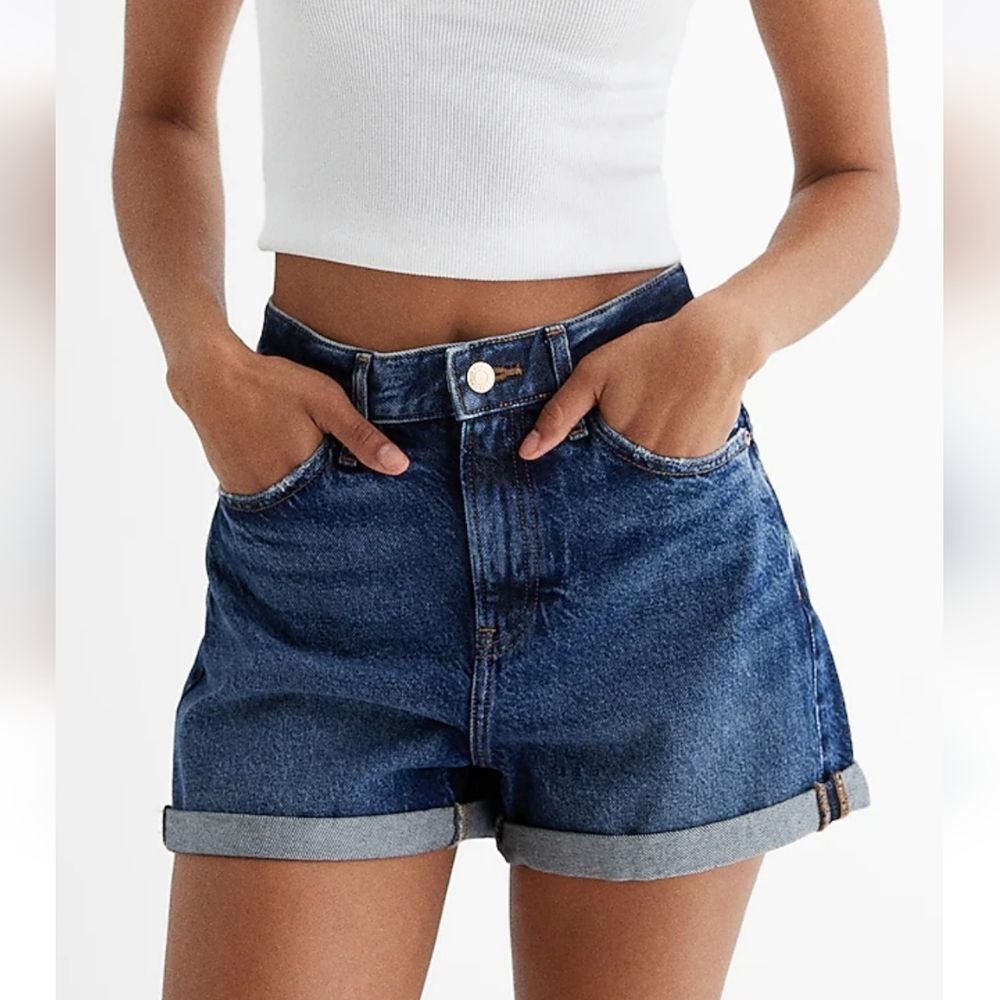 NWT, Express • High Waisted Medium Wash Rolled Hem Jean Shorts, Size 0
